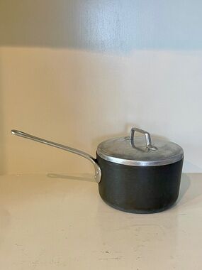 MAGNALITE GHC Anodized Aluminum 2 Quart / 2 Liter Saucepan Pot with Lid USA